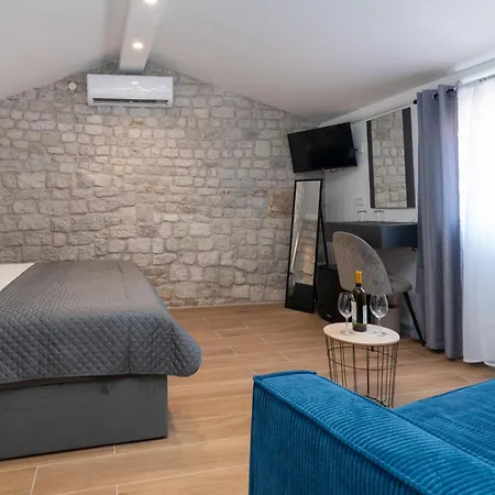 Andreis Luxury Retreat Alojamento de Acomodação e Pequeno-almoço Trogir