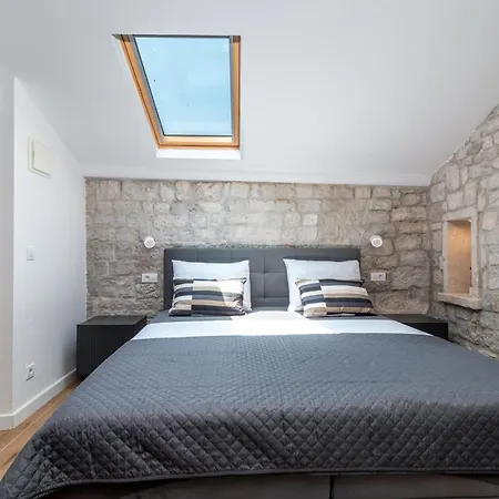 Andreis Luxury Retreat Alojamento de Acomodação e Pequeno-almoço Trogir