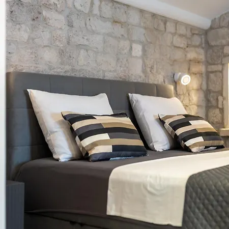 Andreis Luxury Retreat Alojamento de Acomodação e Pequeno-almoço Trogir