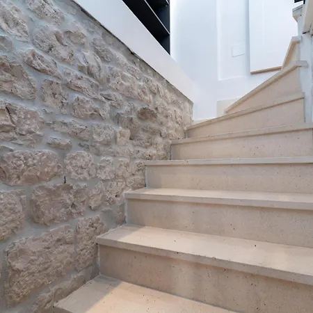 Andreis Luxury Retreat تروغير