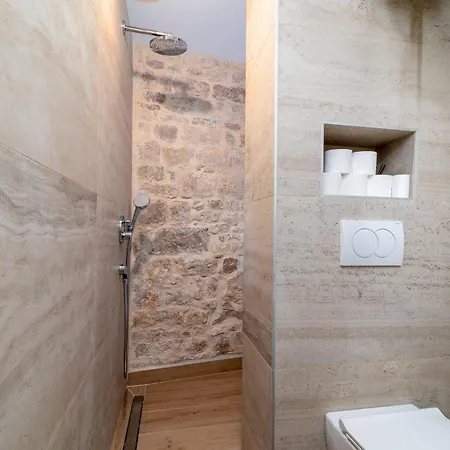 Andreis Luxury Retreat تروغير