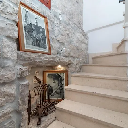 Andreis Luxury Retreat فندق مبيت وإفطار تروغير