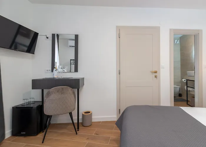 Andreis Luxury Retreat Bed & Breakfast