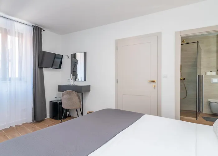 Andreis Luxury Retreat Bed & Breakfast