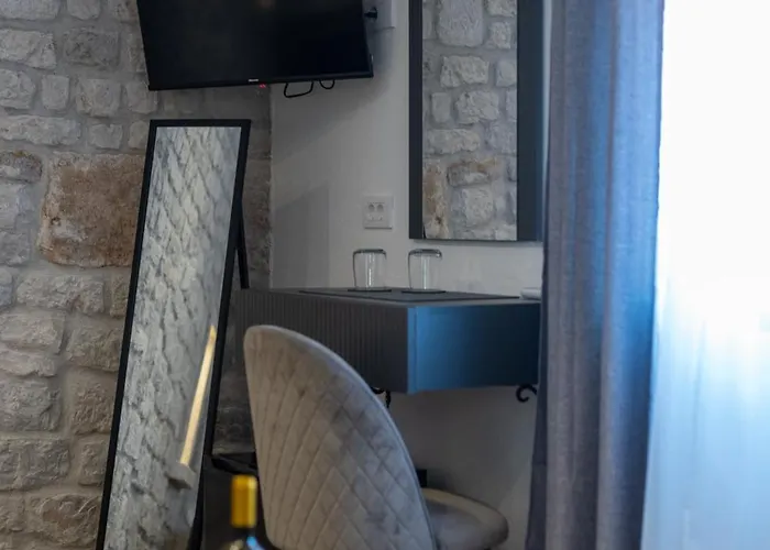 Andreis Luxury Retreat Bed & Breakfast 3*